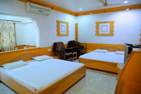 4 Bed Deluxe A/C