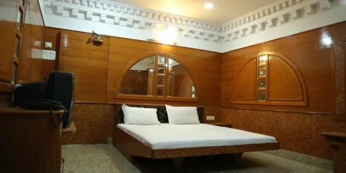 2-bed-deluxe-ac1